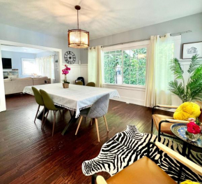 Hollywood house with parking - walk to attractions